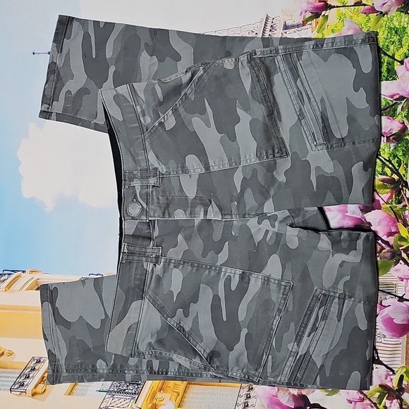 Democracy Denim - Democracy Camo Jeans Size‎ 10